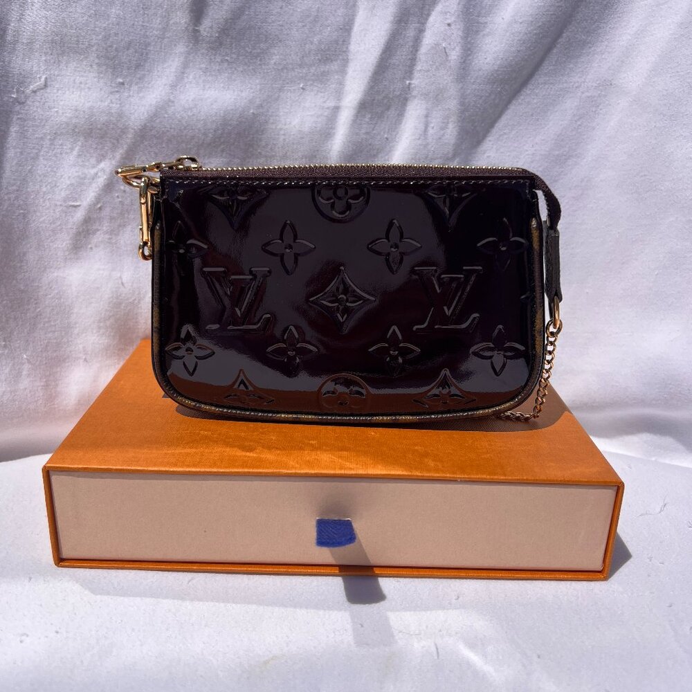 Louis Vuitton Mini Pochette Accessoires Vernis Amarante READ DESCRIPTION